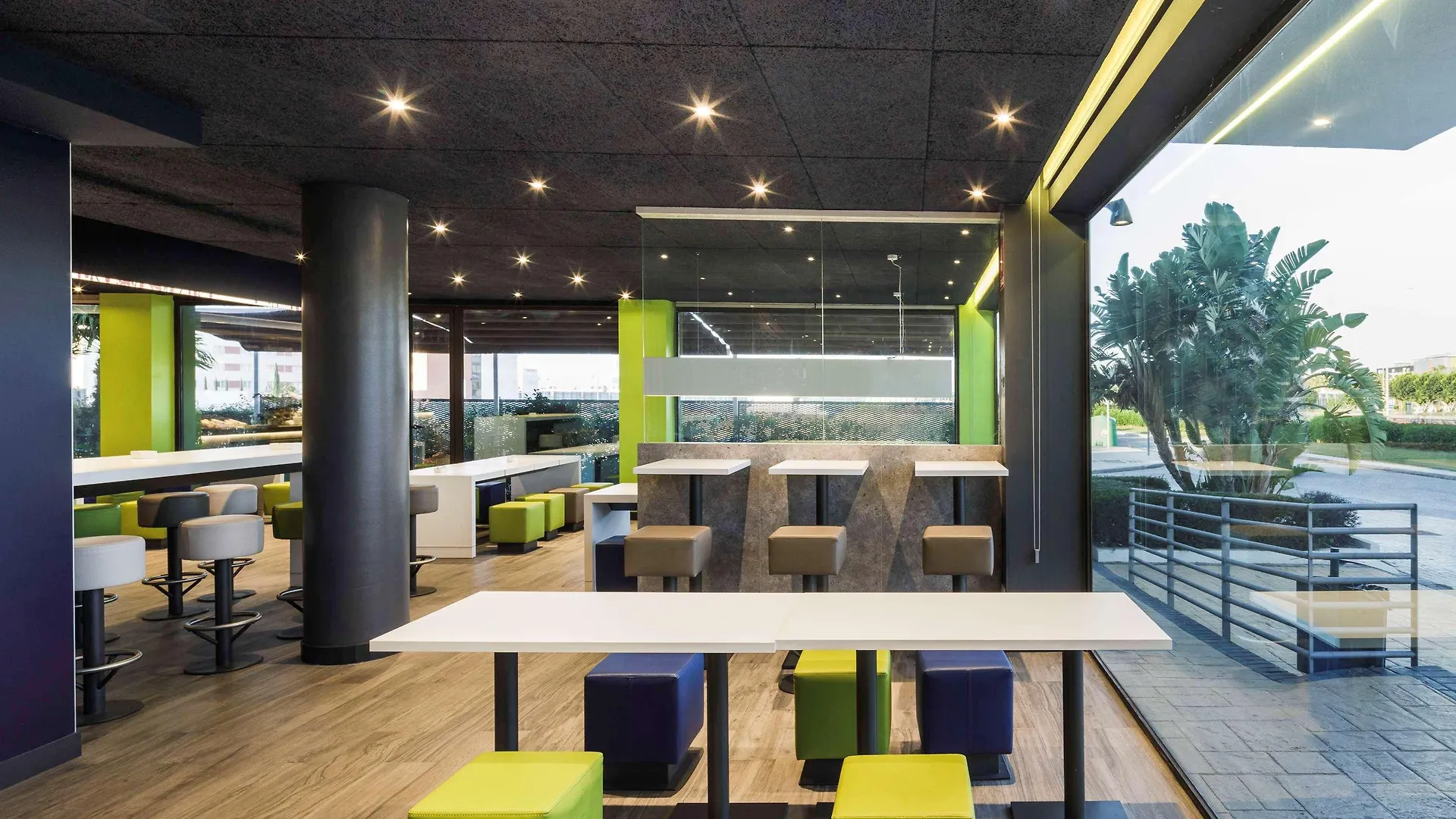 Ibis Budget Malaga Aeropuerto Avenida De Velazquez Ισπανία